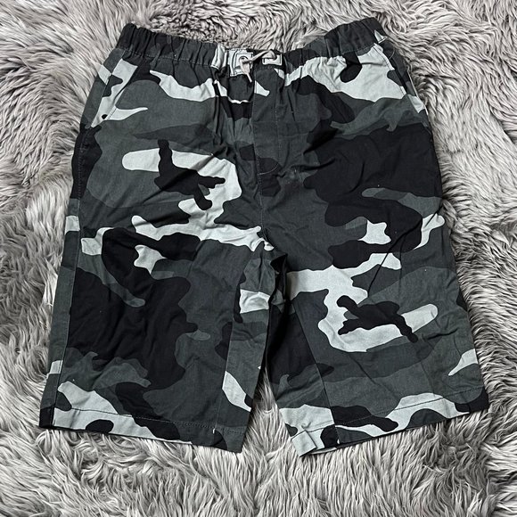 Amplify | Boy's Shorts | Black & Grey | Camouflage | Size XL(18/20) - Picture 2 of 2